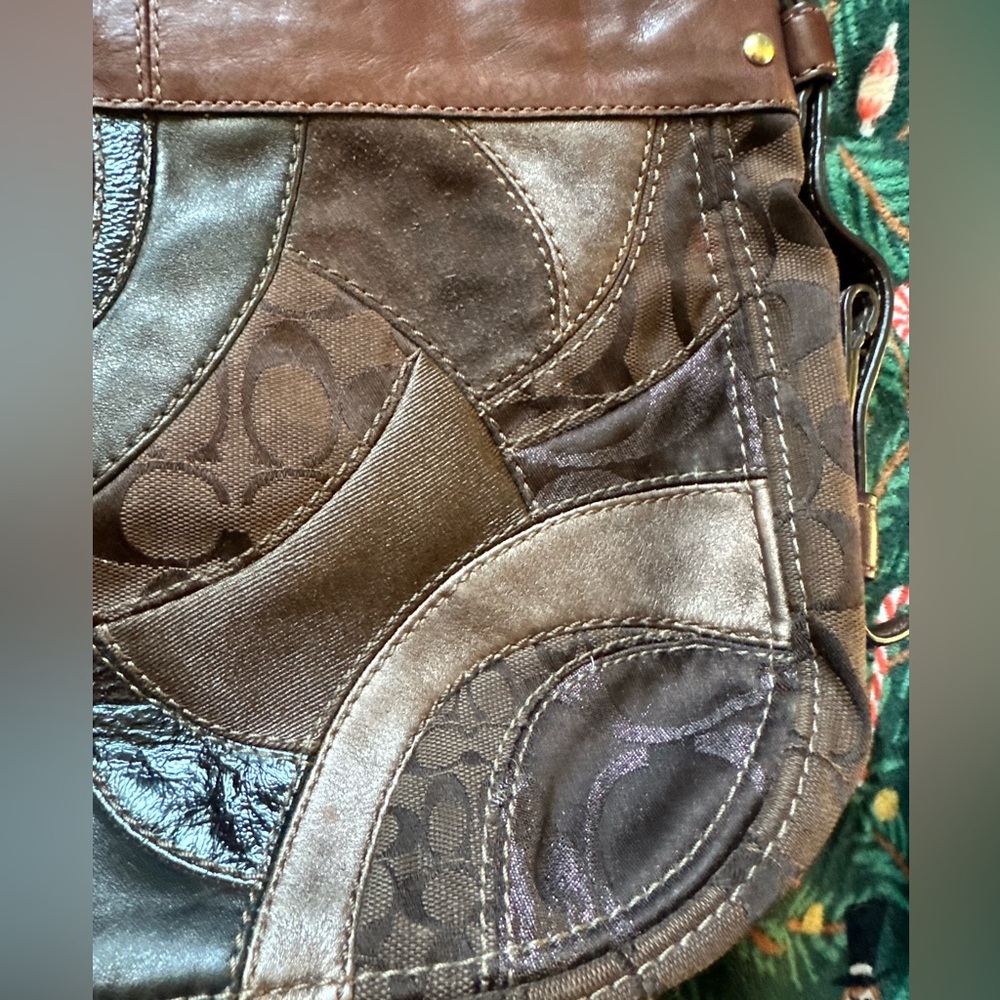 Coach Zoe Patchwork Brown Shoulder Bag - Picture 6 of 12
